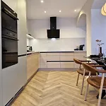 Luxury By Stn Appartement Hévíz