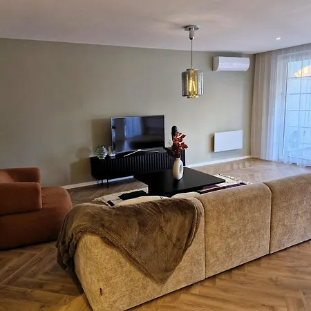 Luxury By Stn Hévíz