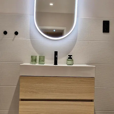 Luxury By Stn Apartment *