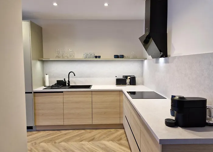 Luxury By Stn アパート ヘーヴィーズ